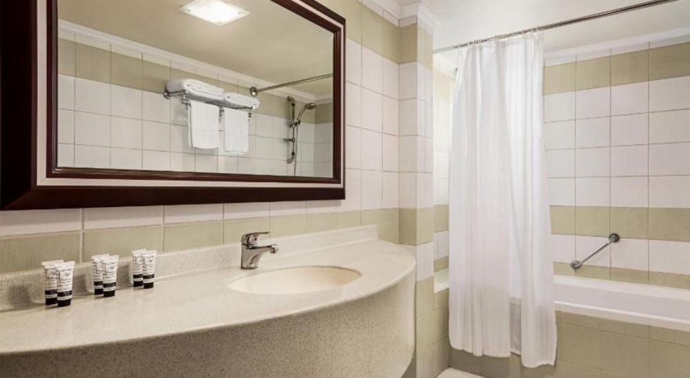 Ramada by Wyndham Dammam Khaleej Road Image 23