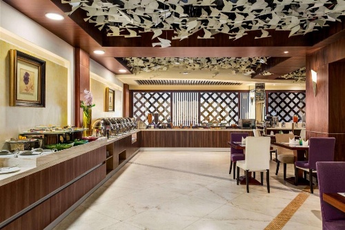 Ramada by Wyndham Dammam Khaleej Road image 4